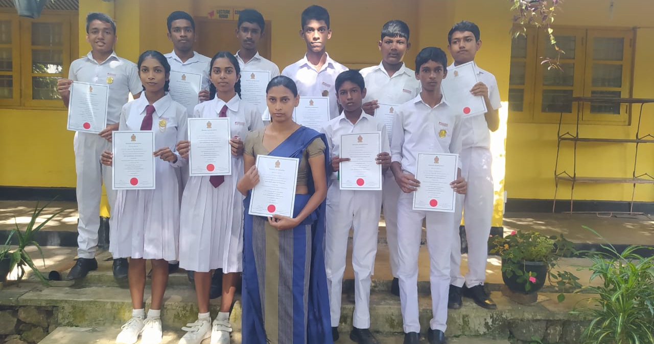 පාසල් වෙබ් අඩවි නිර්මාණ කණ්ඩායම සදහා සහතික පත්‍ර පිරිනැමීම